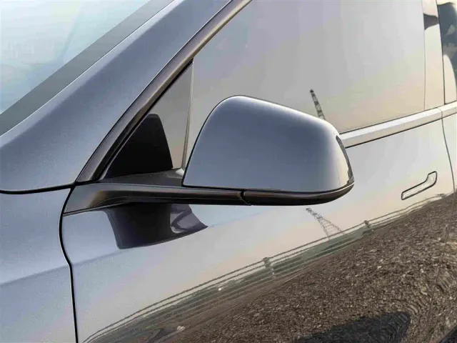 Tesla Model Y — Фото автомобиля 15