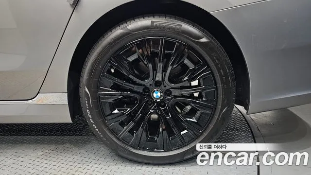 BMW 7 Series G70 — Фото автомобиля 6