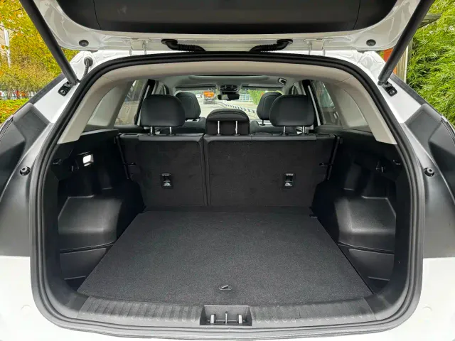 Geely Boyue L — Фото автомобиля 30