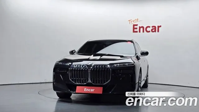 BMW 7-Series 7 серия (G70) 740i sDrive M Sport — Фото автомобиля 3