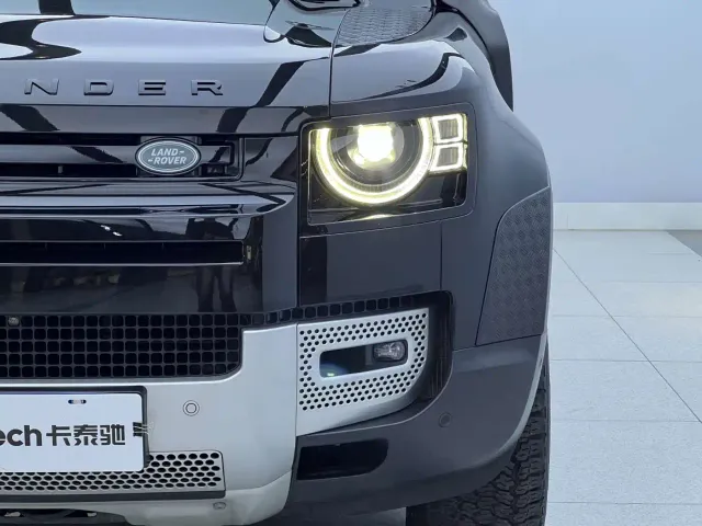 Land Rover Defender — Фото автомобиля 9
