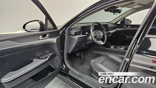 Kia K5 Generation 3 — Фото автомобиля 15