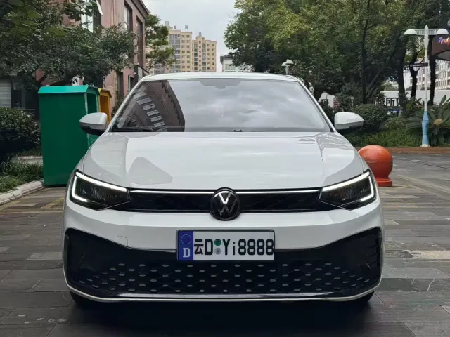 Volkswagen Lavida — Фото автомобиля 2
