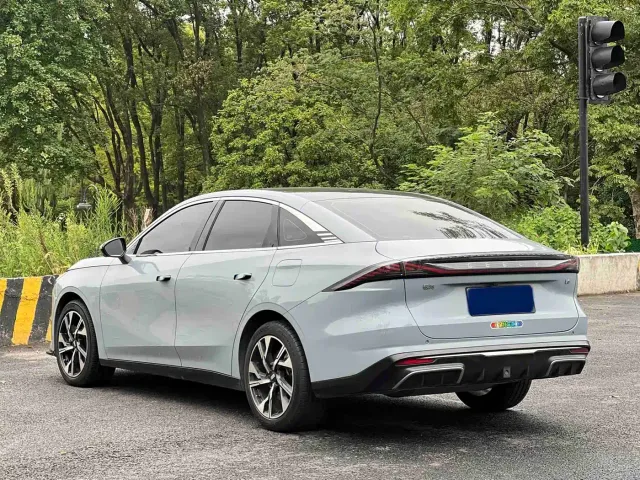 Geely Galaxy L6 — Фото автомобиля 7