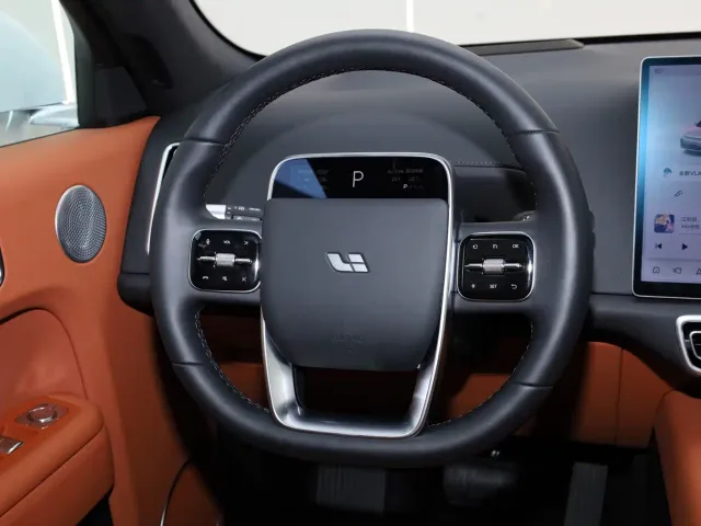 Li Auto L7 — Фото автомобиля 21
