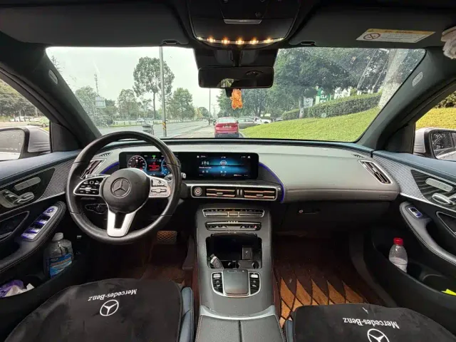 Mercedes-Benz EQC — Фото автомобиля 13