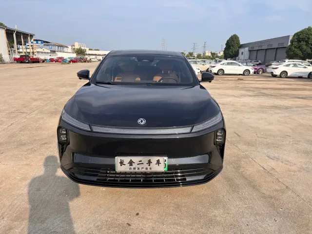 Dongfeng Aeolus Dongfeng Aeolus L8 2025 Plug-in Hybrid — Фото автомобиля 2