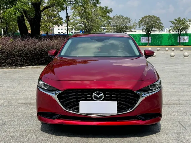 Mazda Axela — Фото автомобиля 2