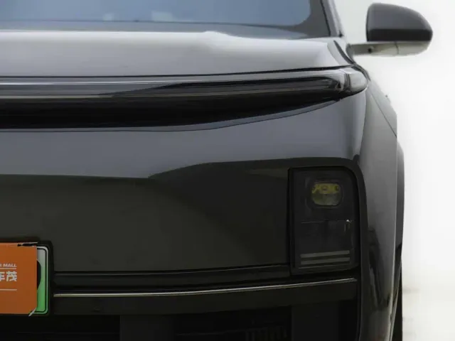 Li Auto L8 — Фото автомобиля 6