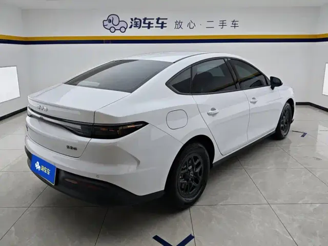 BYD Seal 05 DM-i — Фото автомобиля 3
