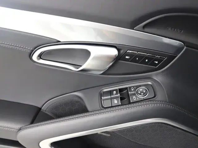 Porsche 718 — Фото автомобиля 16