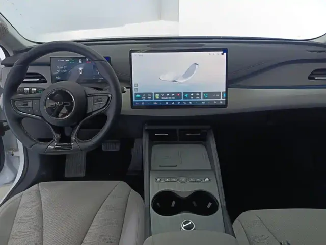 BYD Seal 06 DM-i Touring — Фото автомобиля 12