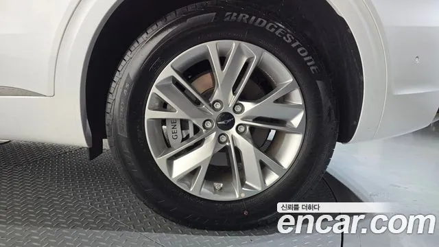 Genesis GV70 — Фото автомобиля 6