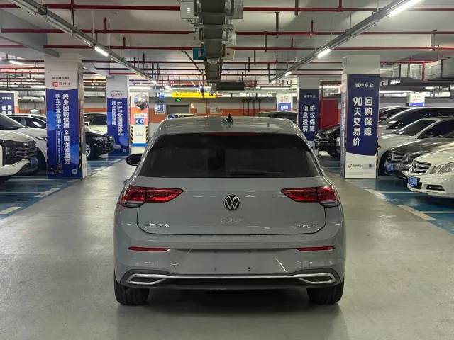 Volkswagen Golf — Фото автомобиля 15