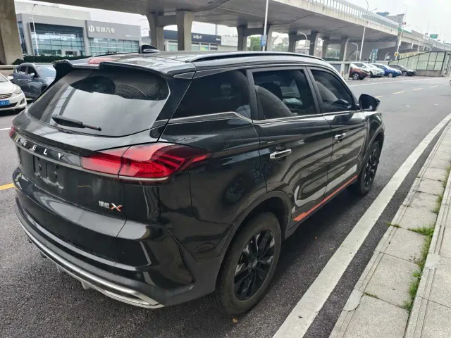 Geely Boyue — Фото автомобиля 3