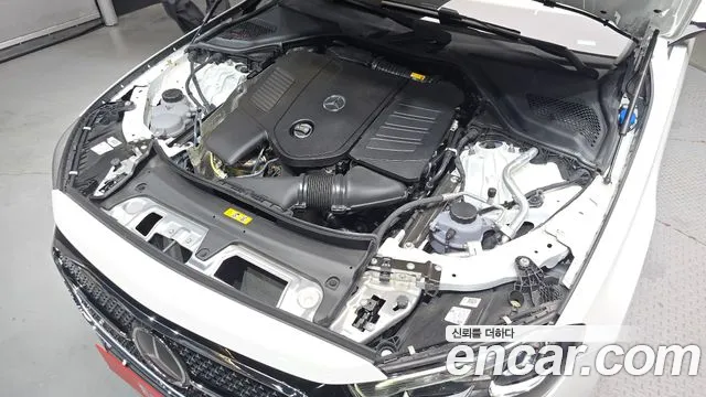 Mercedes-Benz E-Class — Фото автомобиля 5