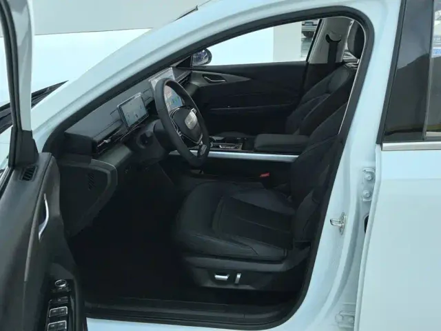 Wuling Starlight — Фото автомобиля 9