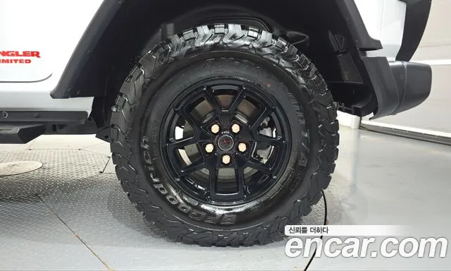 Jeep Wrangler — Фото автомобиля 6