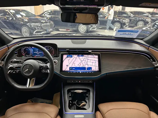 Mercedes-Benz E-Class — Фото автомобиля 14