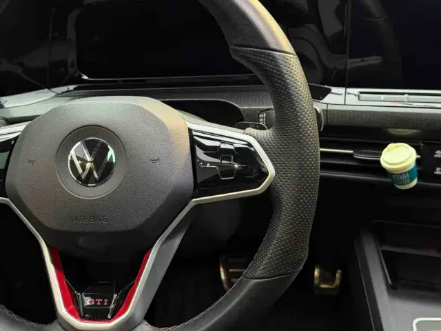 Volkswagen Golf GTI — Фото автомобиля 30