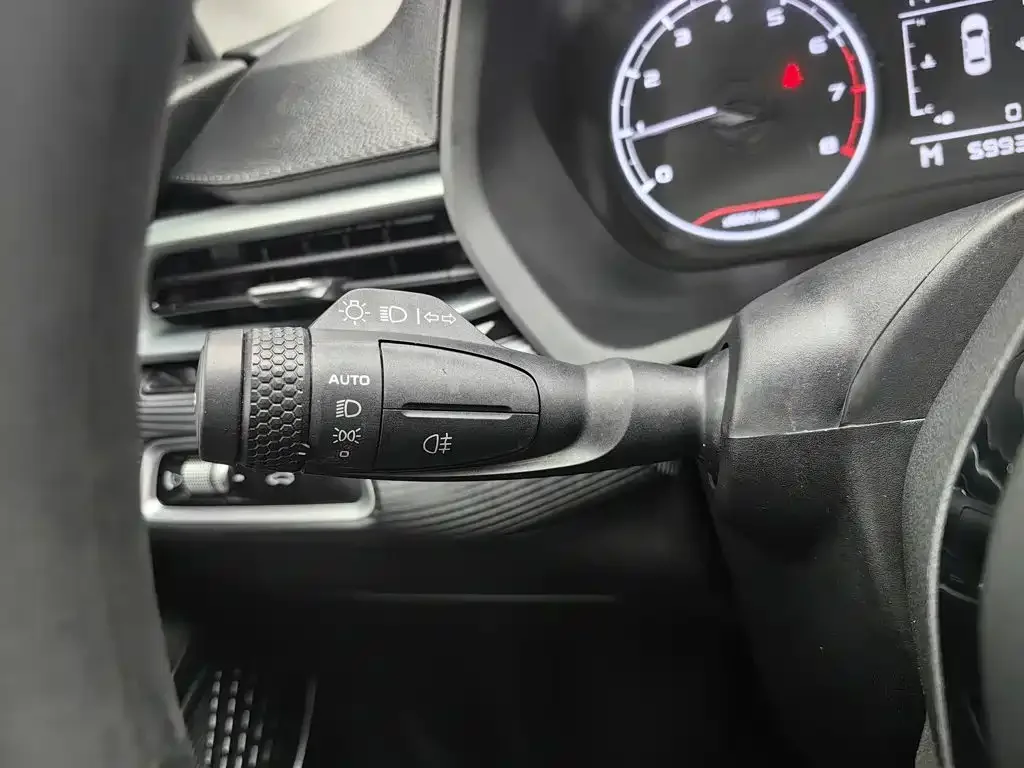 Geely Emgrand 2023 4th Generation Champion Edition 1.5L Manual Luxury — Фото автомобиля 21