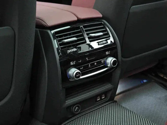 BMW 5 Series — Фото автомобиля 16