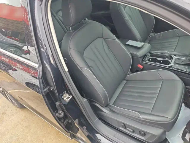 Volkswagen Passat — Фото автомобиля 24