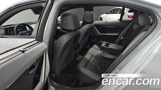 BMW 5-Series 5 серия (G60) 530i xDrive M Sport — Фото автомобиля 12