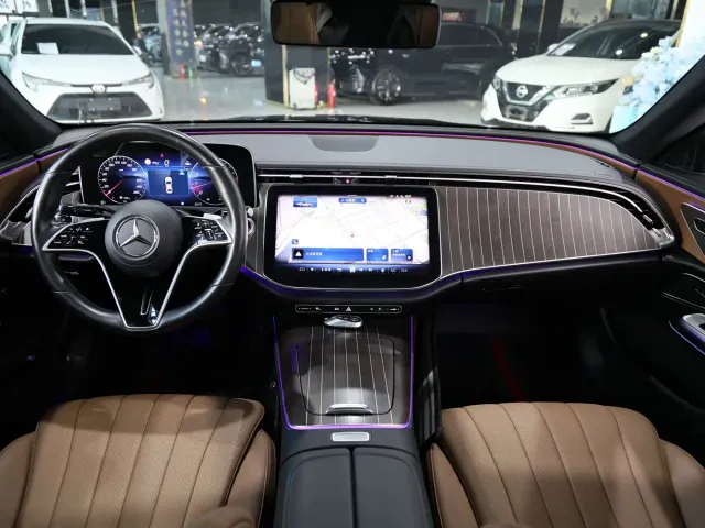 Mercedes-Benz E-Class — Фото автомобиля 14