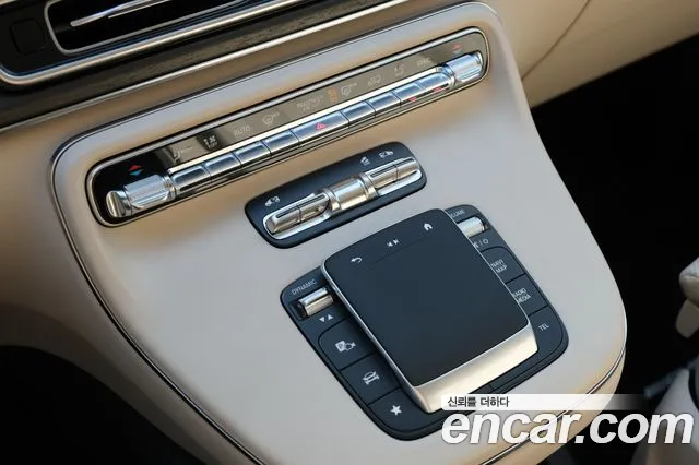 Mercedes-Benz V-Class — Фото автомобиля 12