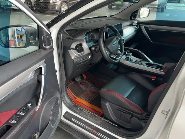 Geely Binyue — Фото автомобиля 8