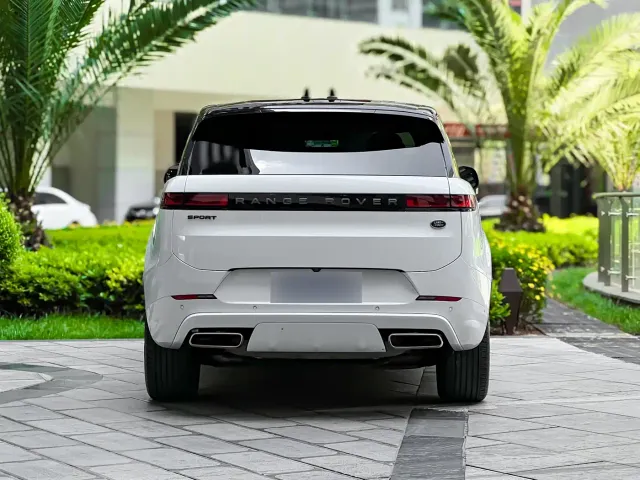 Land Rover Range Rover Sport — Фото автомобиля 5