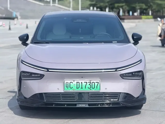 Xpeng P7+ — Фото автомобиля 2
