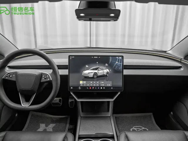 Tesla Model 3 — Фото автомобиля 14