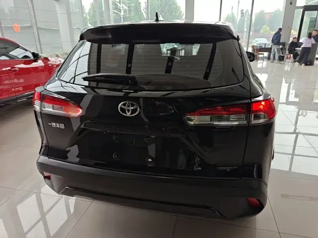 Toyota Corolla Cross — Фото автомобиля 5