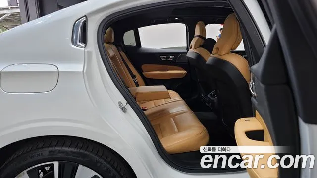 Вольво S60 S60 третьего поколения B5 Ultimate Bright — Фото автомобиля 11