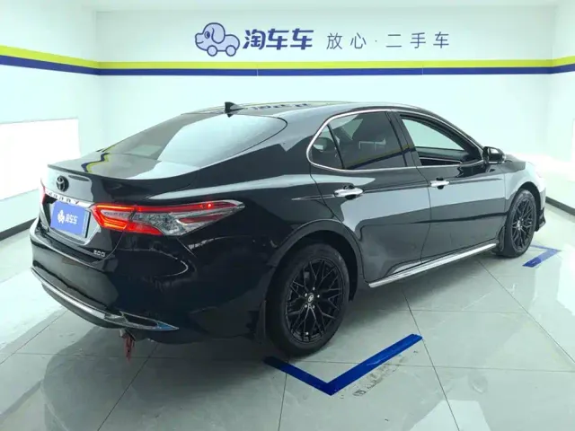 Toyota Camry — Фото автомобиля 3