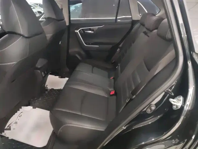 Toyota RAV4 — Фото автомобиля 12