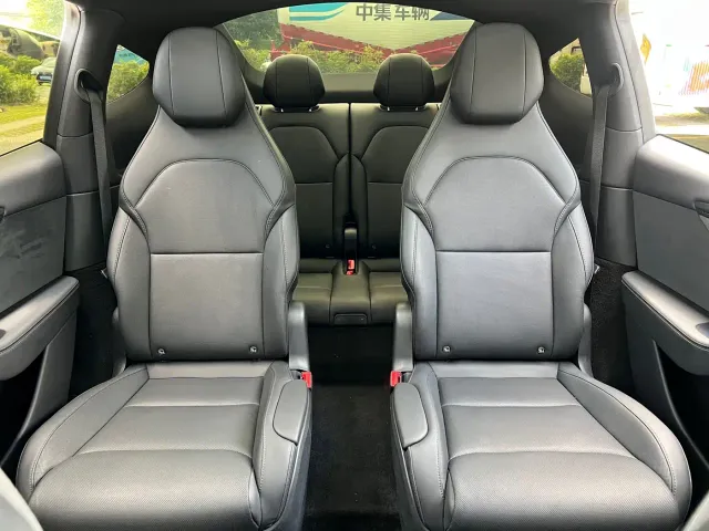 Tesla Model Y L — Фото автомобиля 19