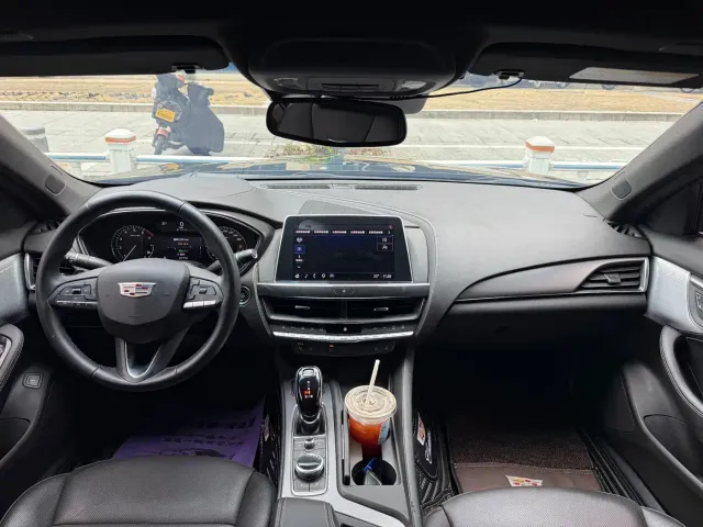 Cadillac CT5 — Фото автомобиля 4