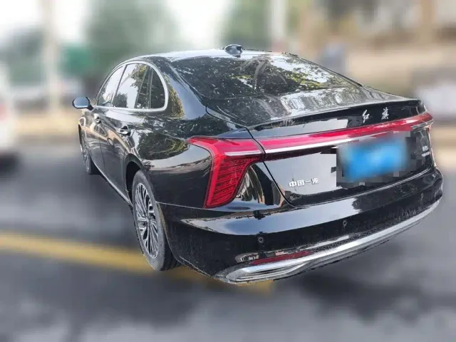 Hongqi H5 — Фото автомобиля 24