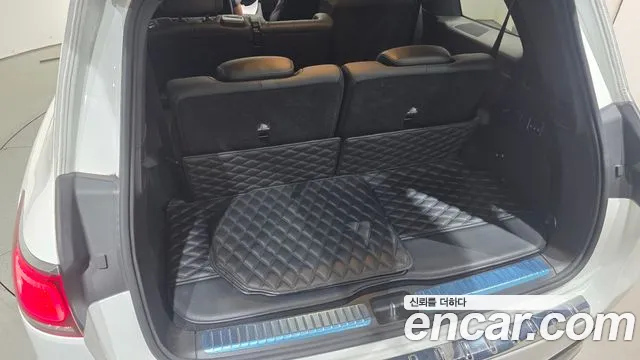 Mercedes-Benz GLS-Class — Фото автомобиля 30