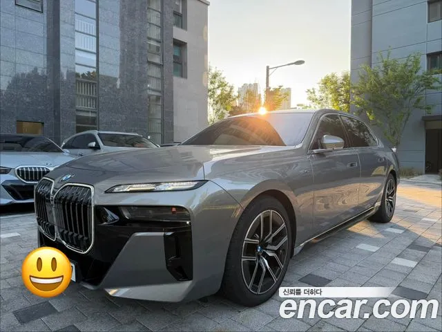Фотография автомобиля — BMW 7 Series G70
