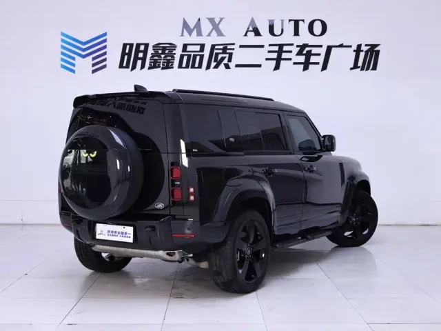 Land Rover Defender — Фото автомобиля 7