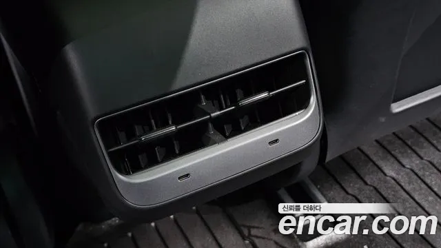 Tesla Model 3 — Фото автомобиля 27