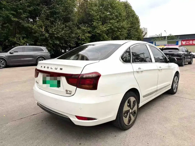 Dongfeng Fengshen E70 — Фото автомобиля 7