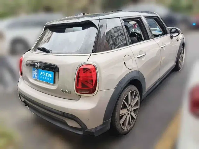 MINI Hatch — Фото автомобиля 2