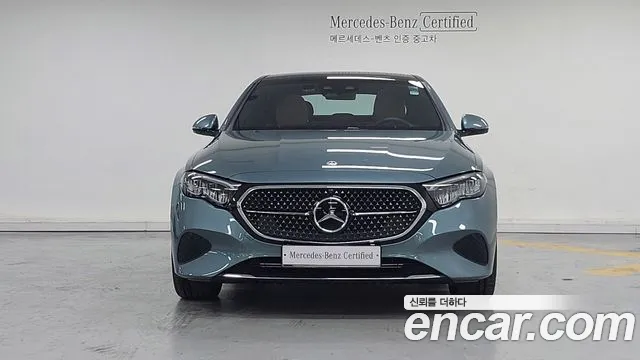 Mercedes-Benz E-Class — Фото автомобиля 3