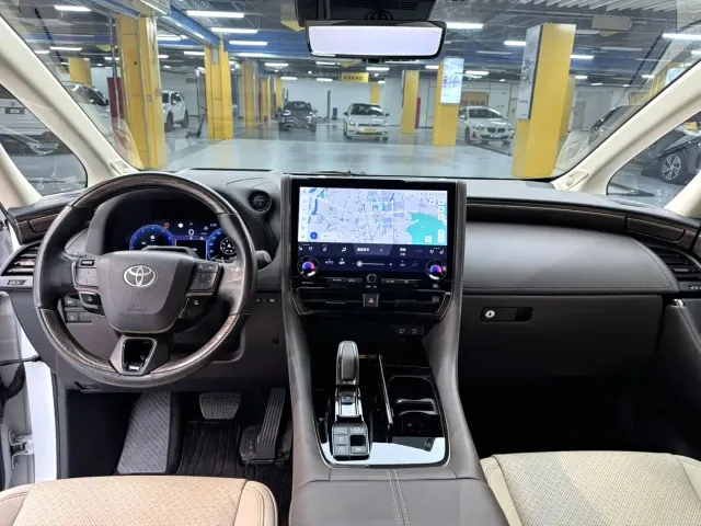 Toyota Alphard — Фото автомобиля 7