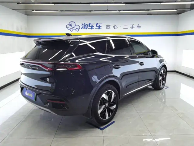 BYD Tang — Фото автомобиля 3